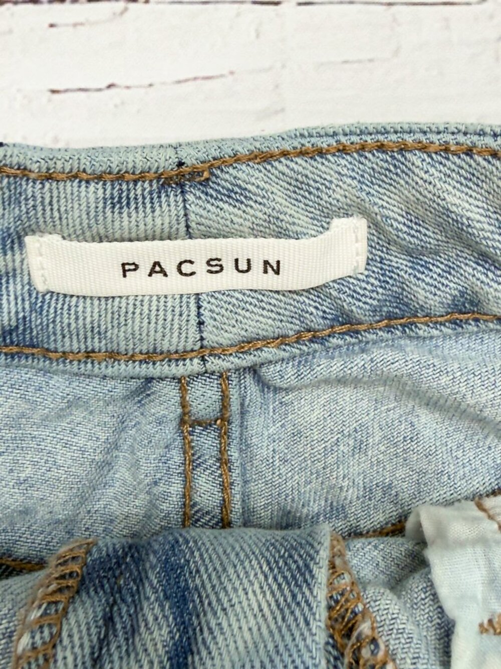 PacSun Mom Shorts Distressed Light Wash Denim Size 26 High Rise - Picture 6 of 8